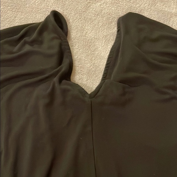 Amour Vert Black Relaxed Tank Top with Wide Straps - Picture 6 of 6